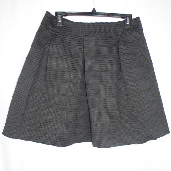 Very Pretty Pleated Flair Skirt - Picture 2 of 5